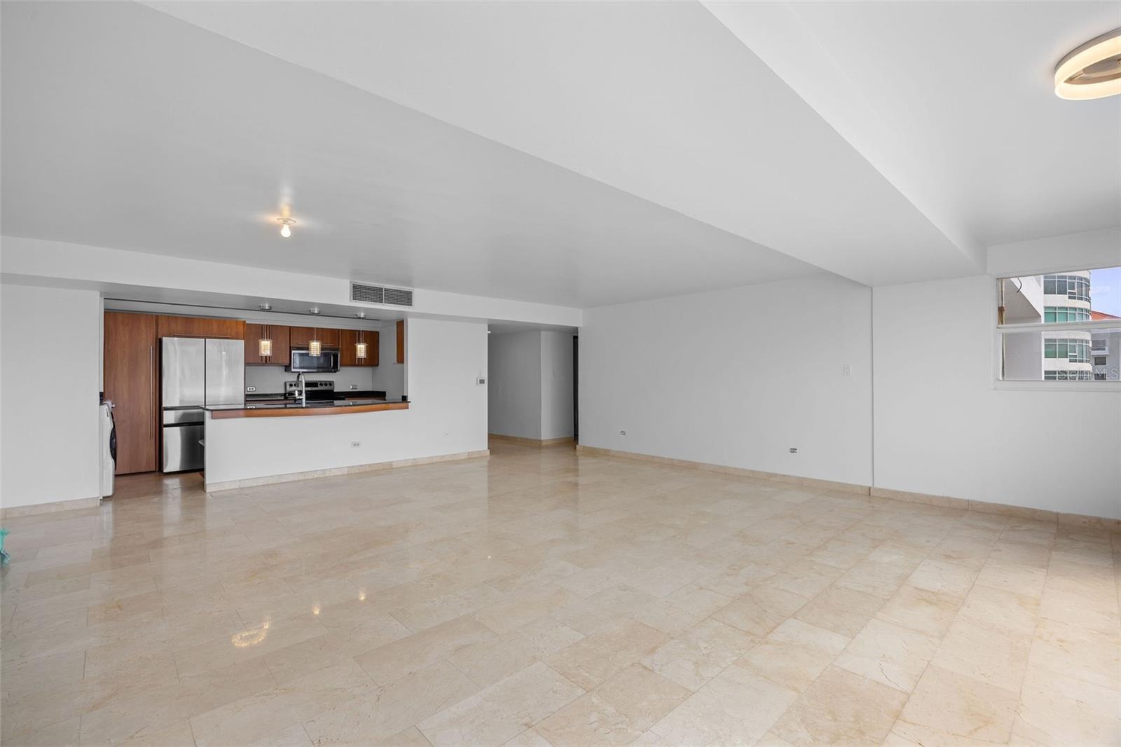 LAGUNA TERRACE - Residential