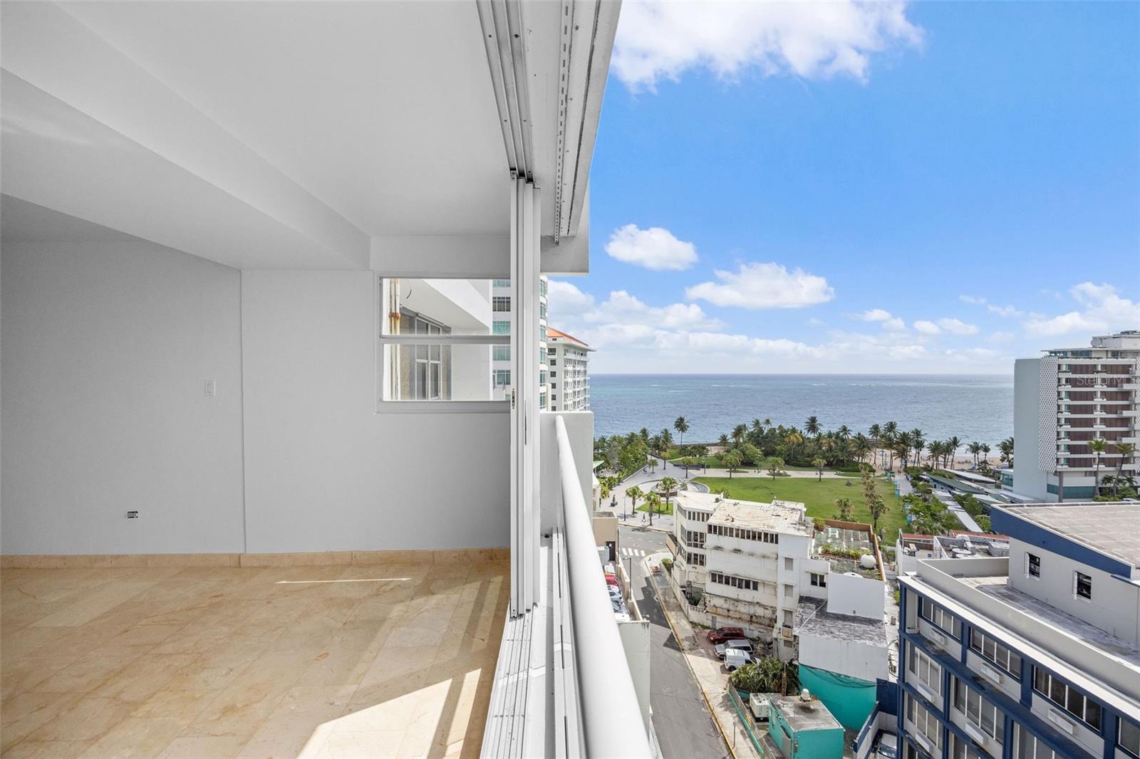 LAGUNA TERRACE - Residential