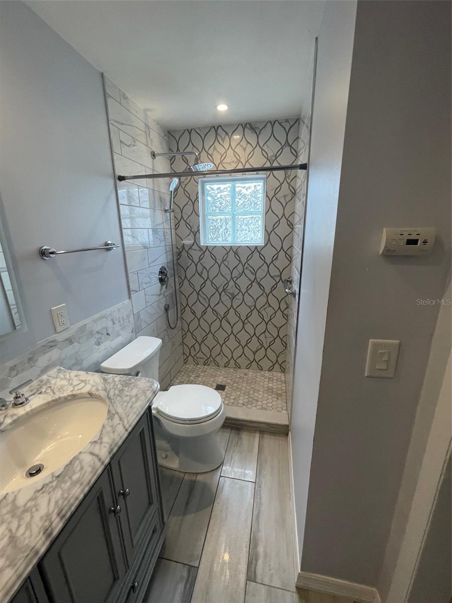 SPANISH PARK 1ST ADD - Residential Lease