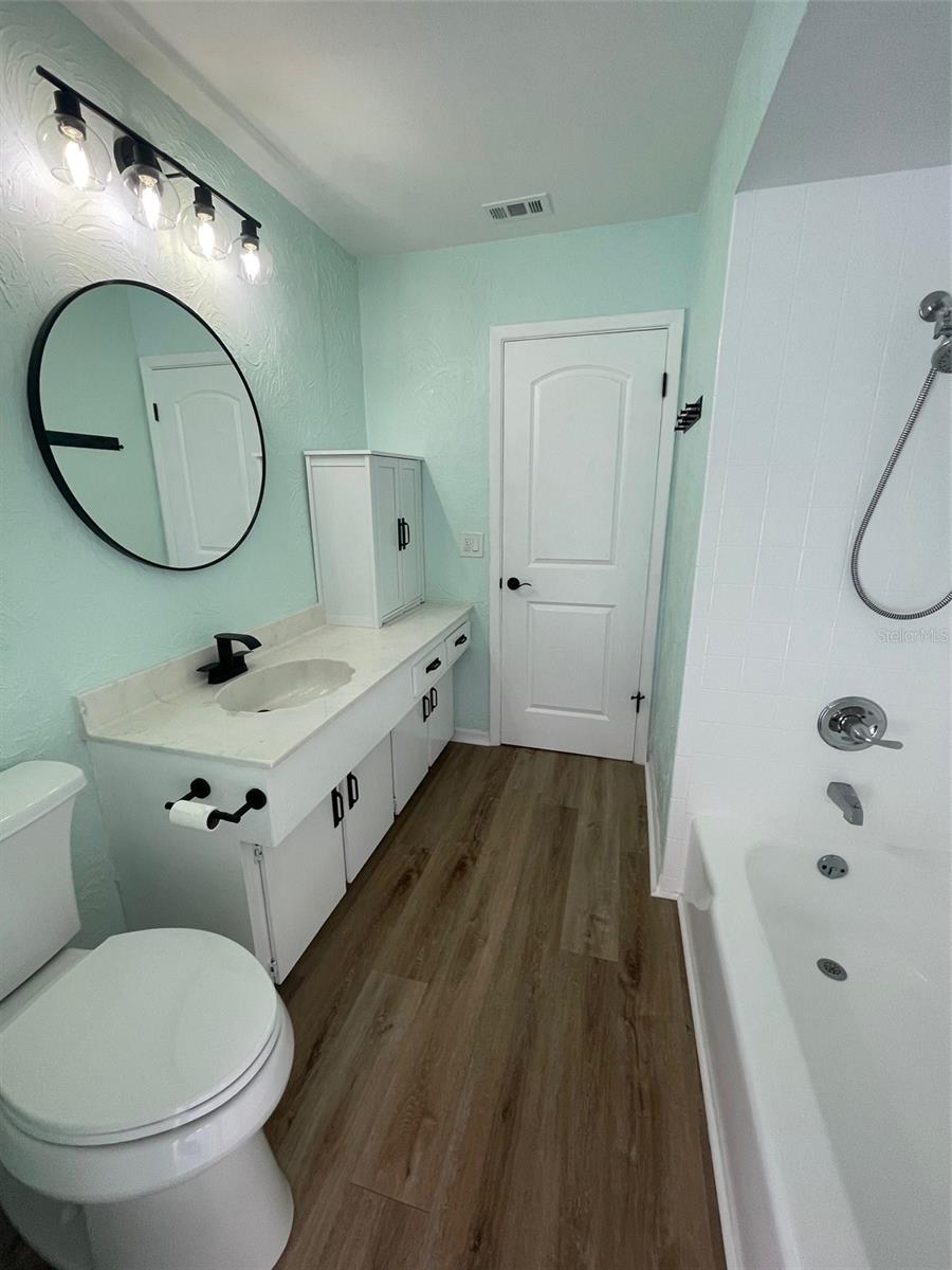 SPANISH PARK 1ST ADD - Residential Lease