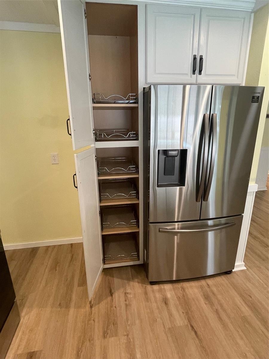 SPANISH PARK 1ST ADD - Residential Lease