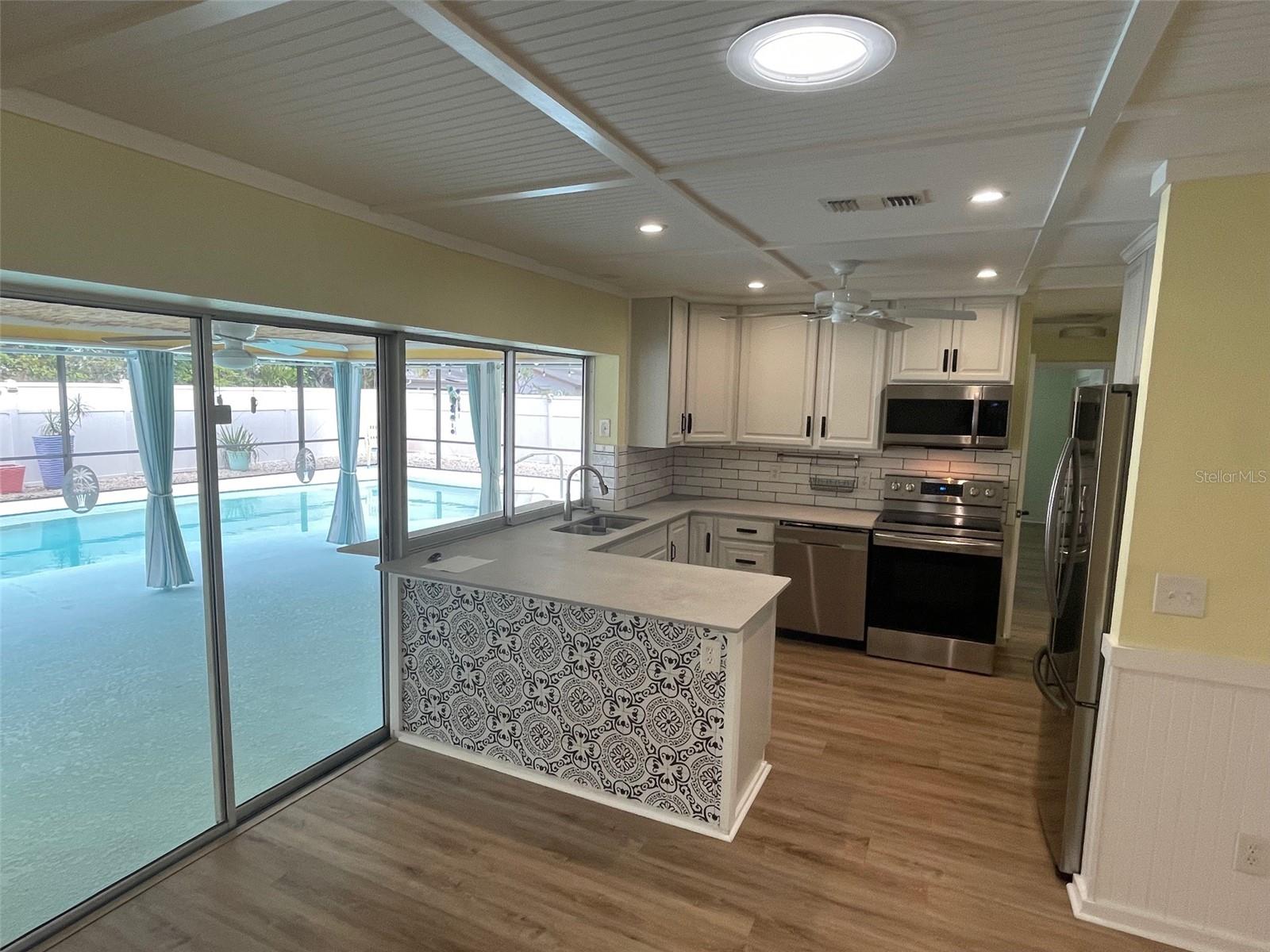 SPANISH PARK 1ST ADD - Residential Lease