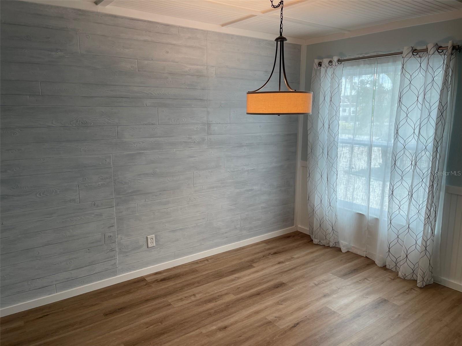 SPANISH PARK 1ST ADD - Residential Lease