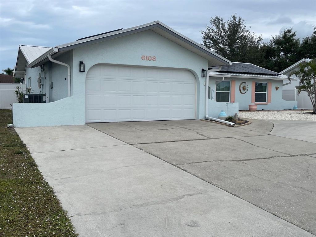 Photo of 6108 11th Avenue W, Bradenton, FL 34209 (MLS # A4674444)