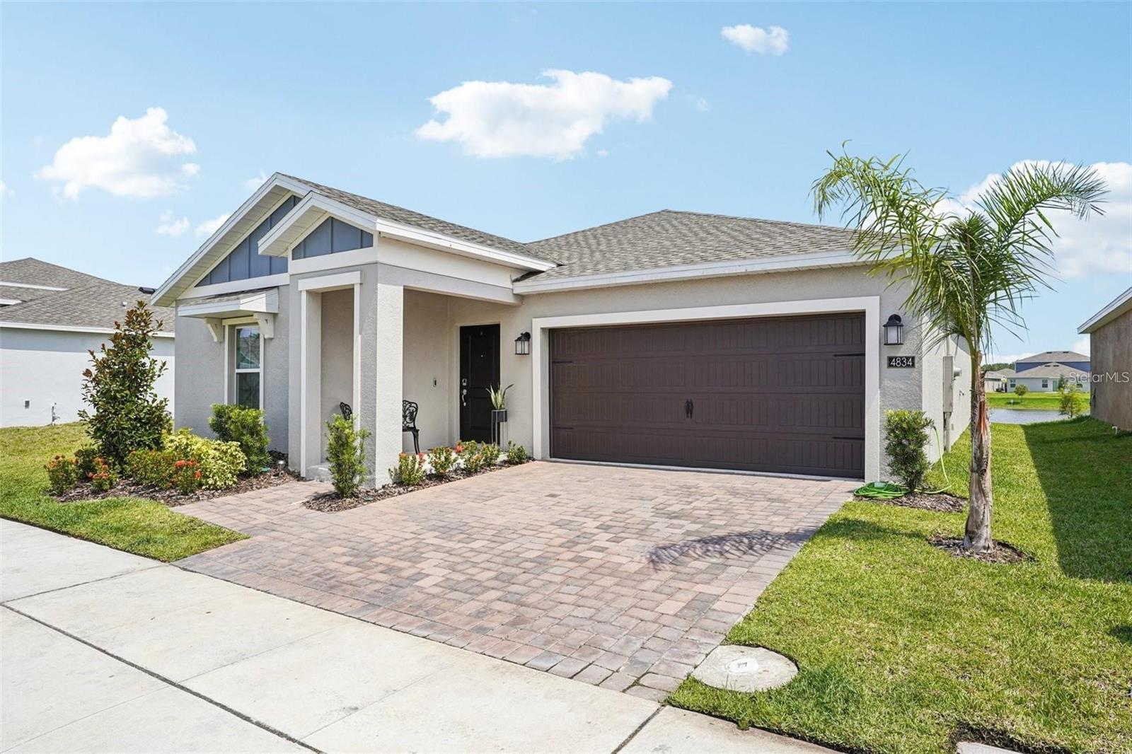 Beautiful just like new 3 bedrooms 2 bath , quartz counter top 42’ inches cabinets , internet included