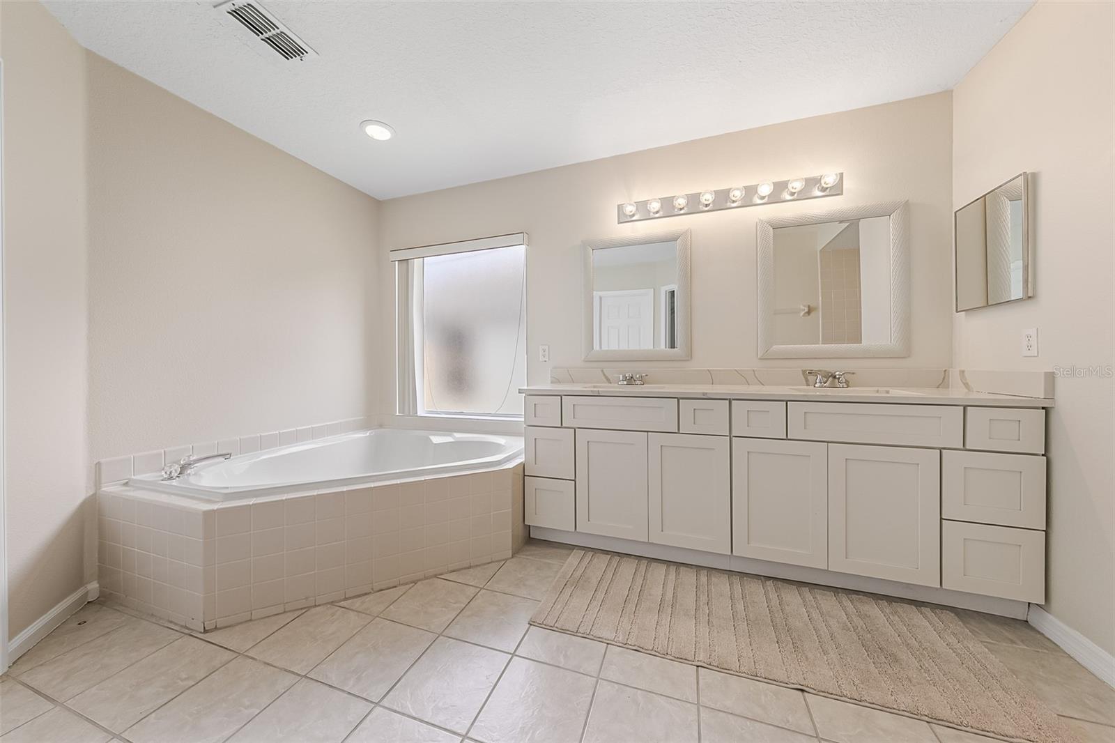 HIGHLANDS OF LAKE MARY - Residential