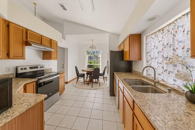 HIGHLANDS OF LAKE MARY - Residential