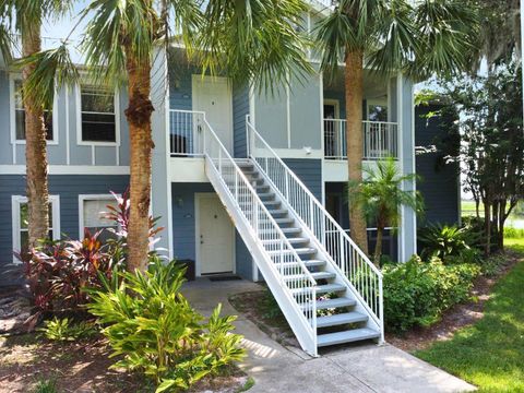 A home in LAKE MARY