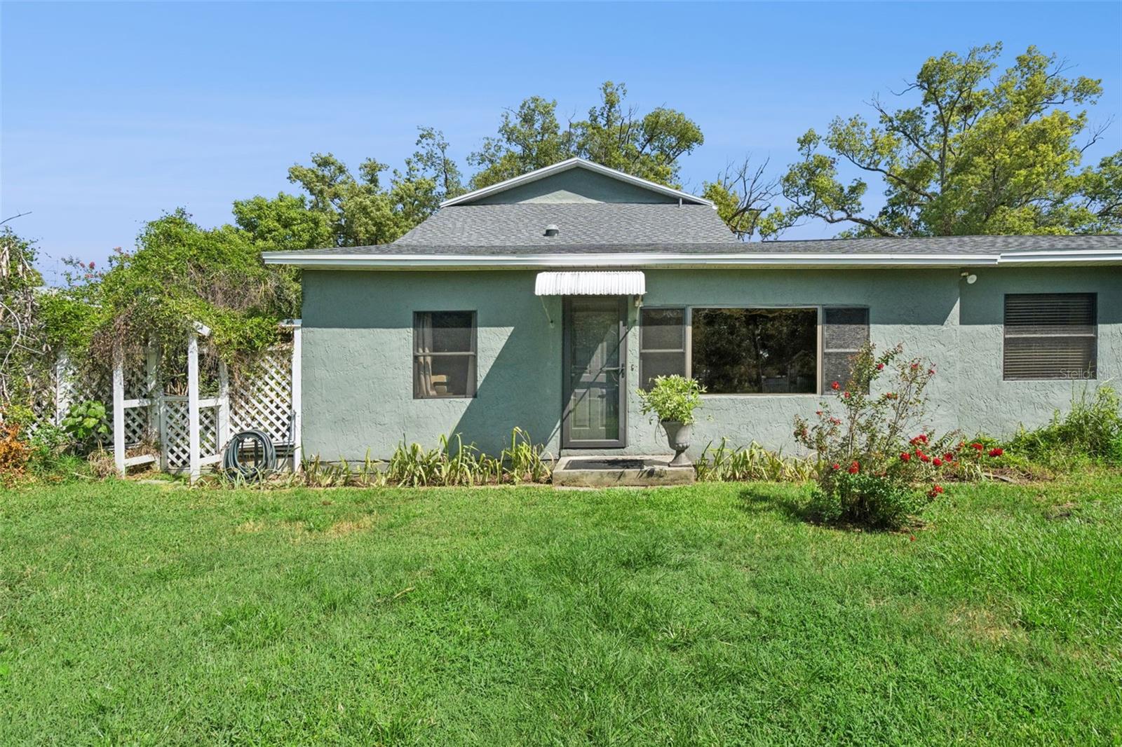 2323 DEVON COURT