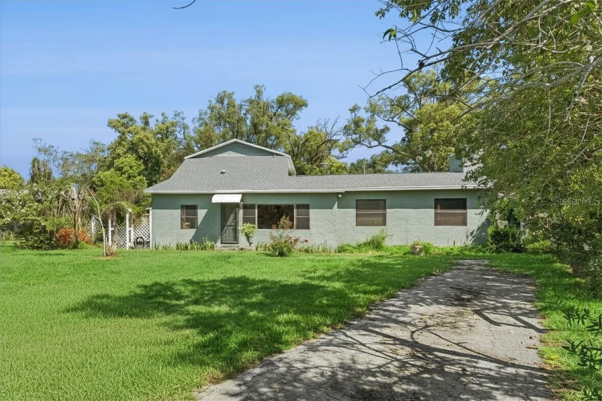 2323 DEVON COURT