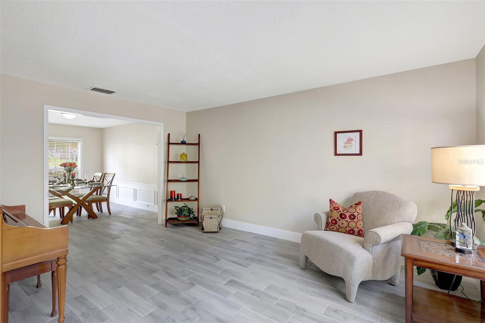 9422 OAK MEADOW COURT