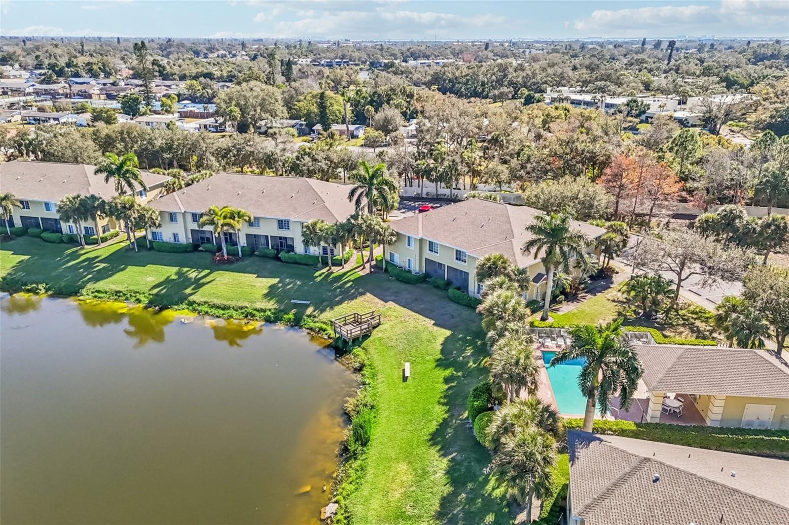 LAKESIDE VILLAGE TOWNHOME - Residential