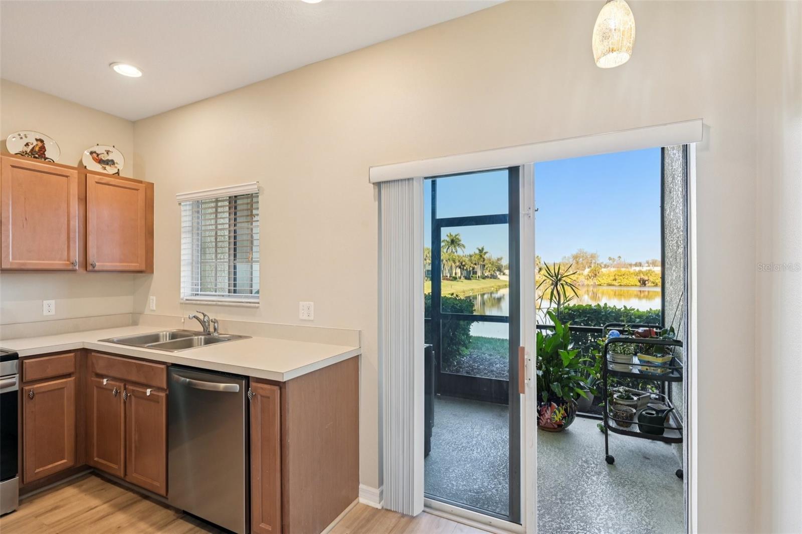 LAKESIDE VILLAGE TOWNHOME - Residential