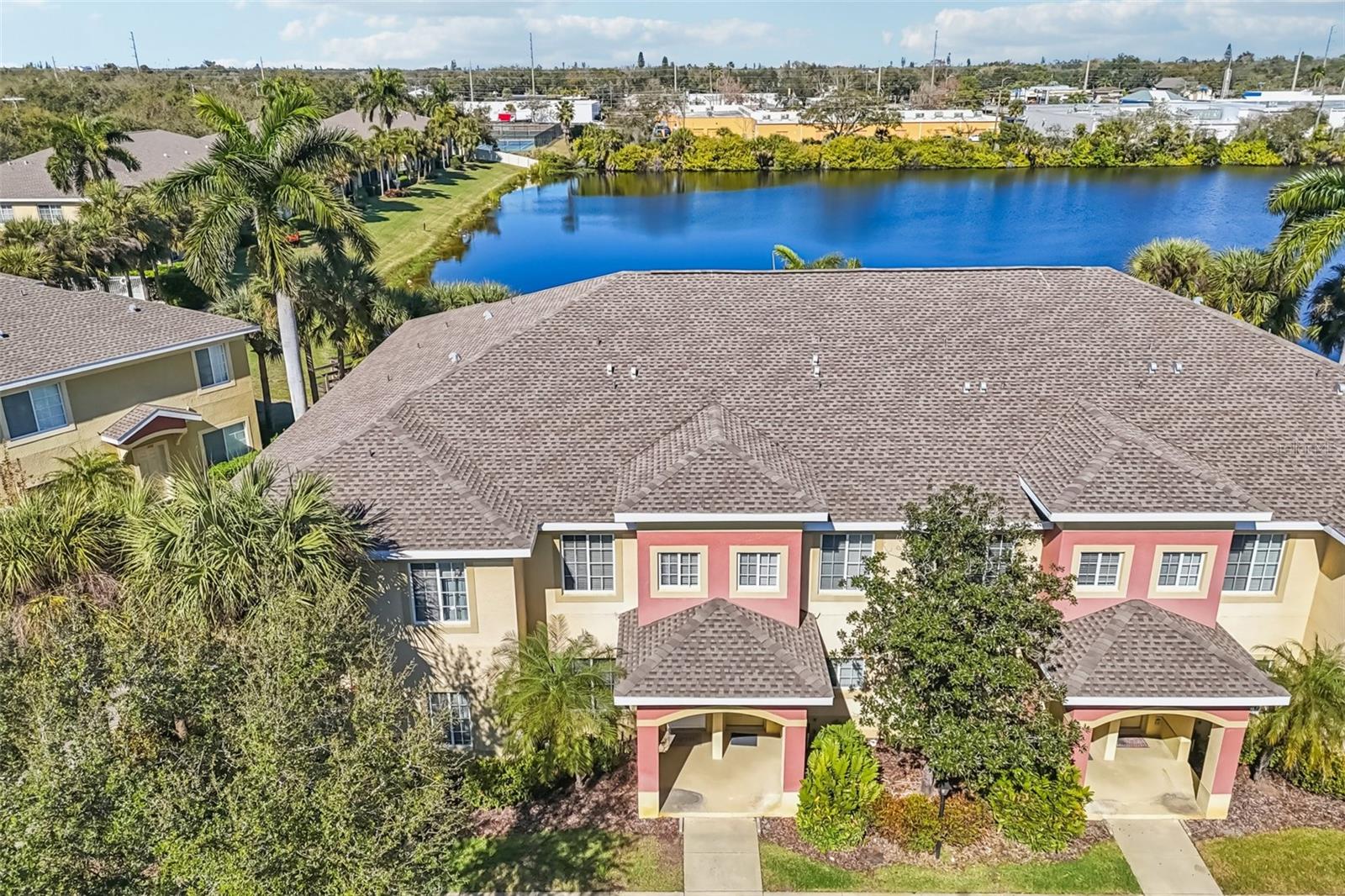 LAKESIDE VILLAGE TOWNHOME - Residential