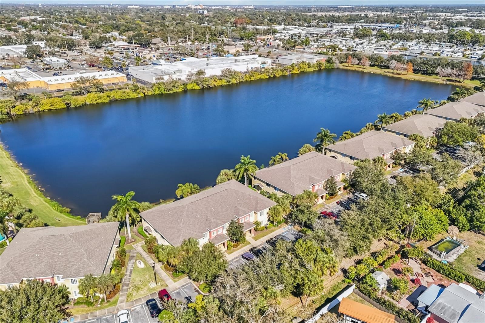 LAKESIDE VILLAGE TOWNHOME - Residential