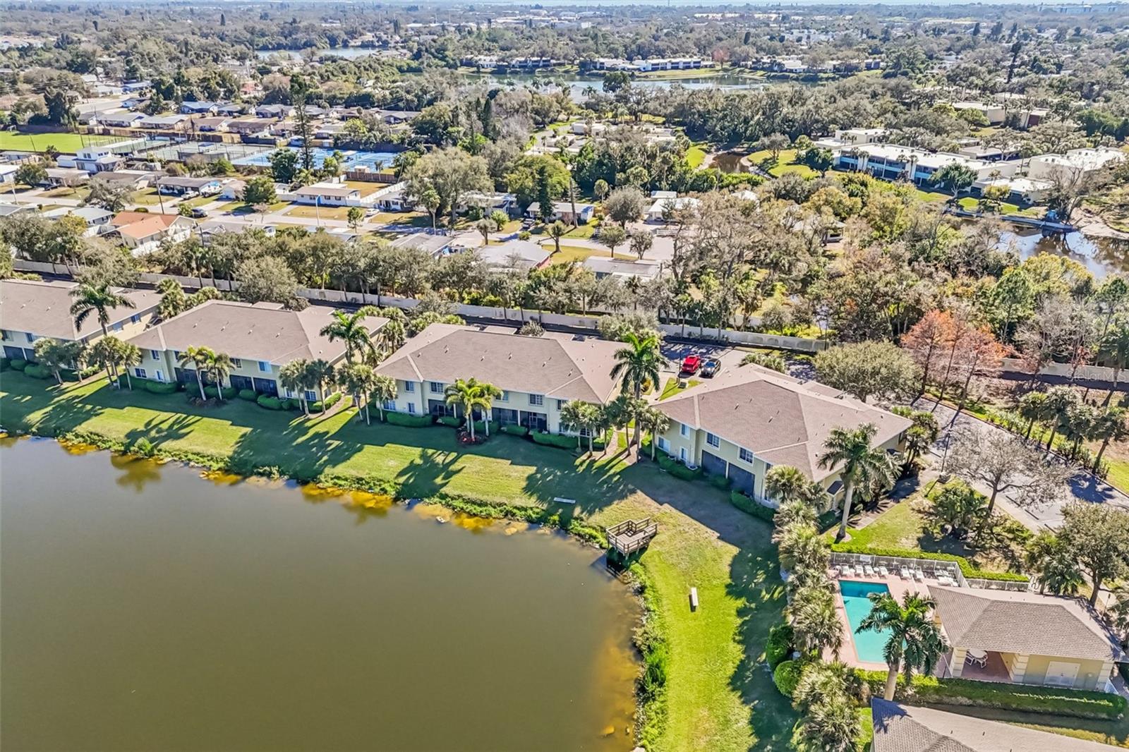 LAKESIDE VILLAGE TOWNHOME - Residential