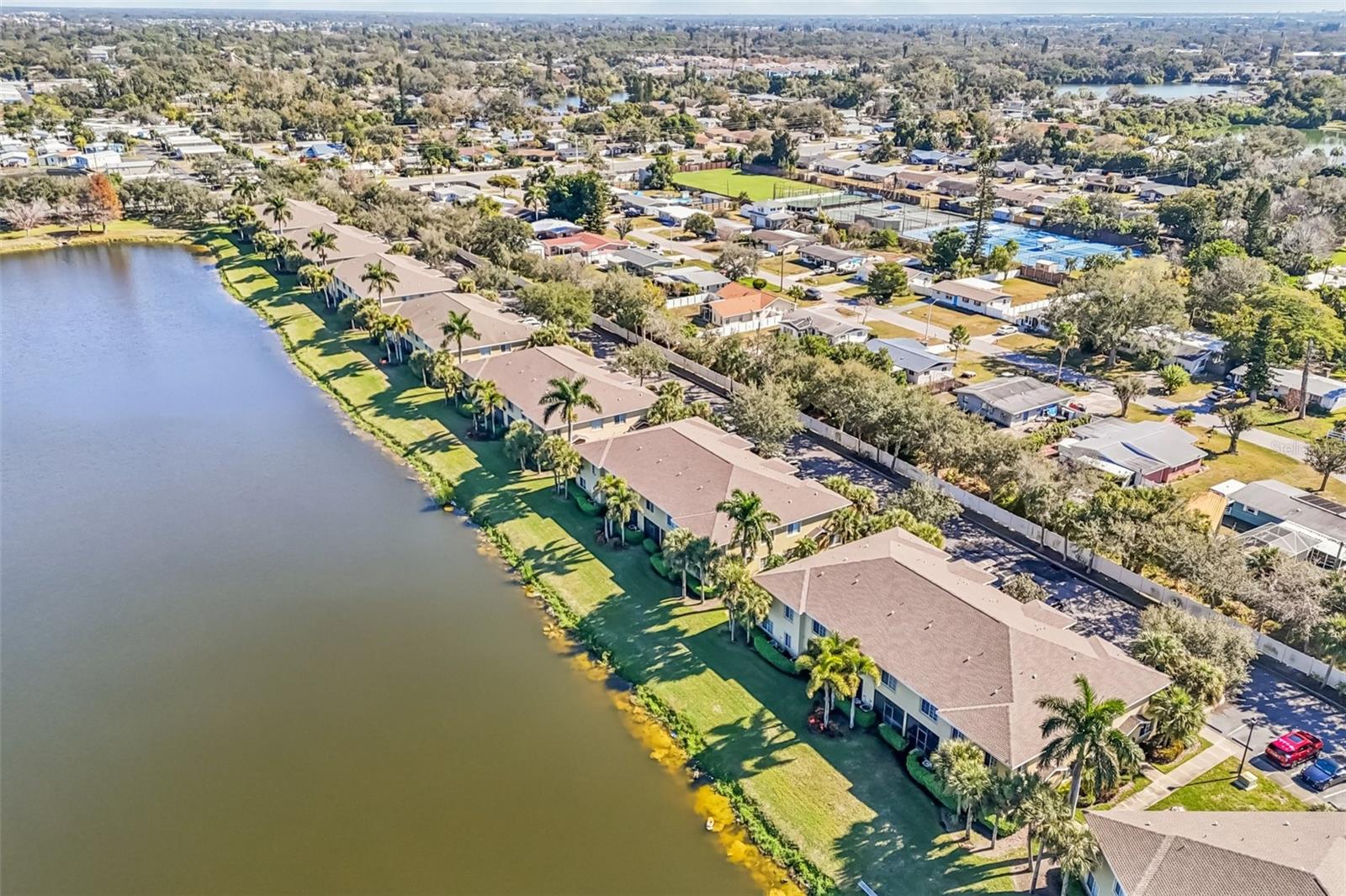 LAKESIDE VILLAGE TOWNHOME - Residential