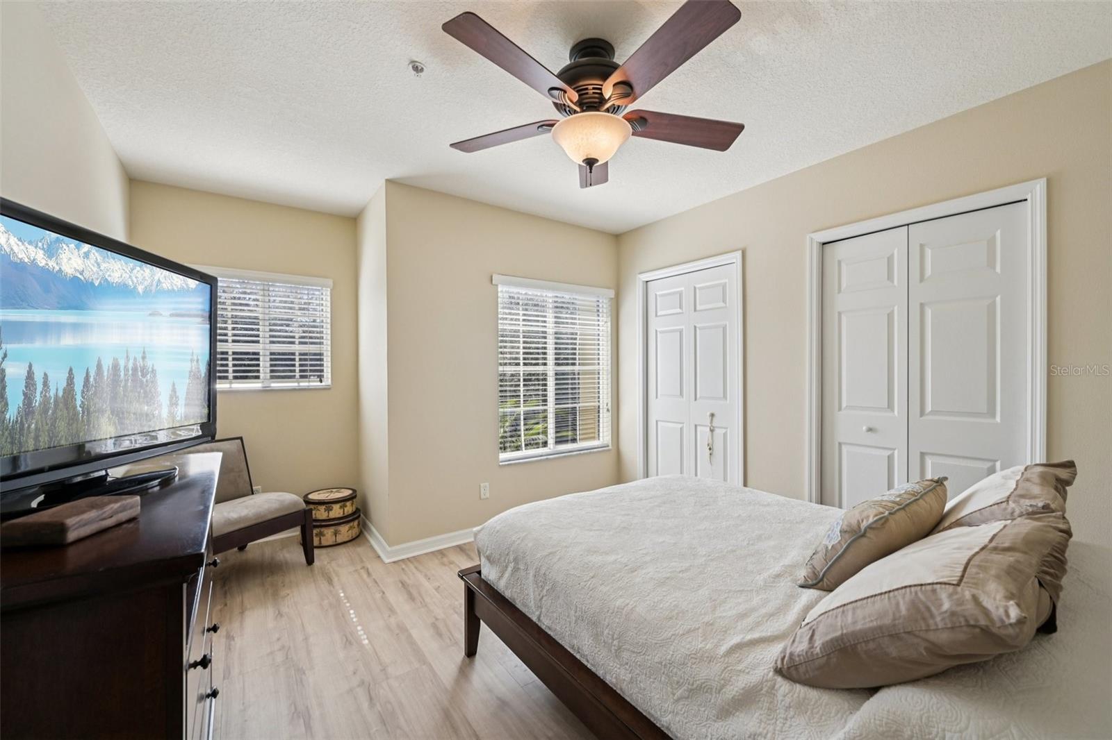 LAKESIDE VILLAGE TOWNHOME - Residential