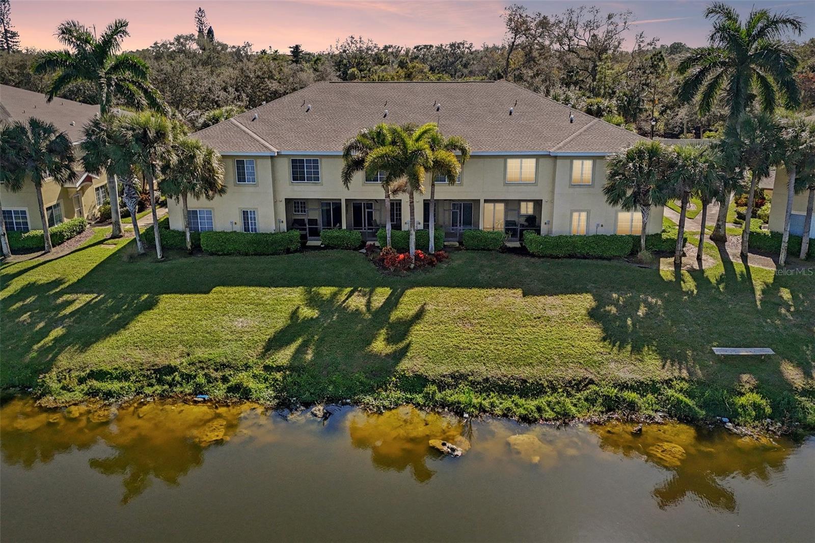 LAKESIDE VILLAGE TOWNHOME - Residential