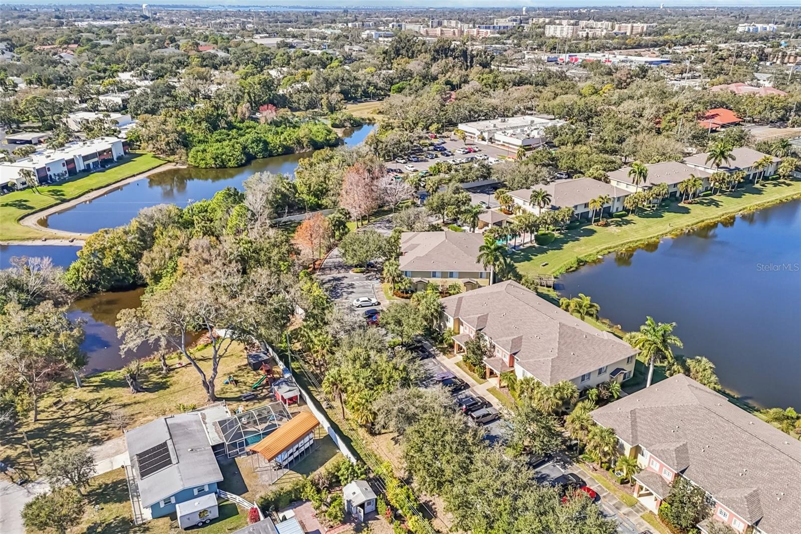 LAKESIDE VILLAGE TOWNHOME - Residential