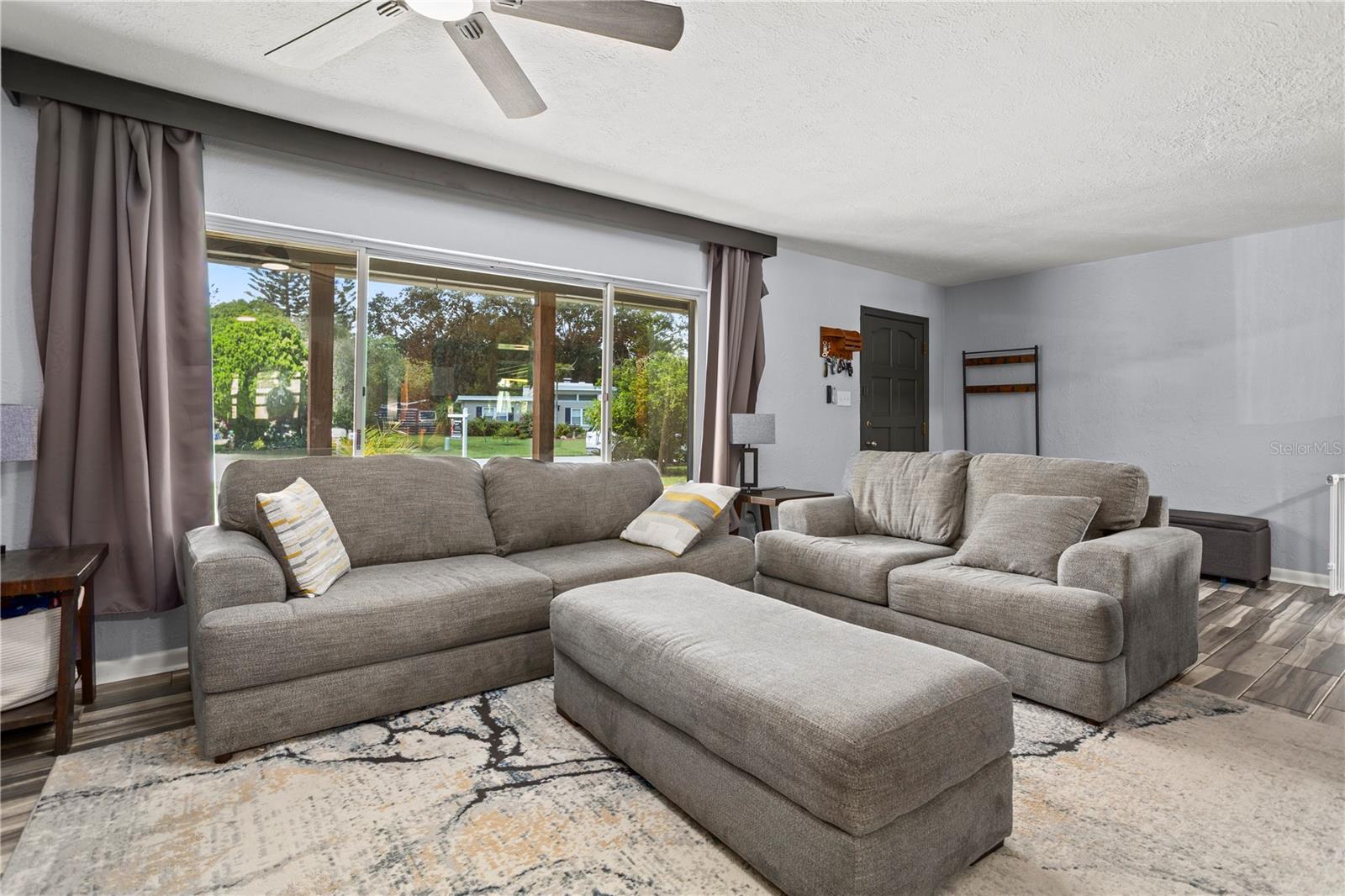 6809 WILLOUGHBY LANE