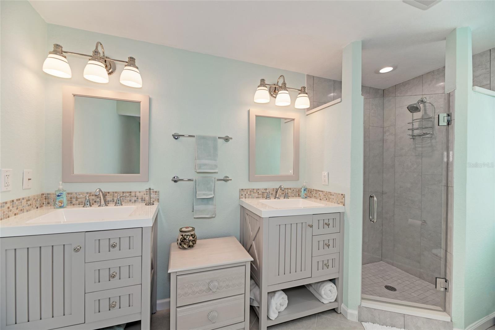 SIESTA ISLES - Residential Lease