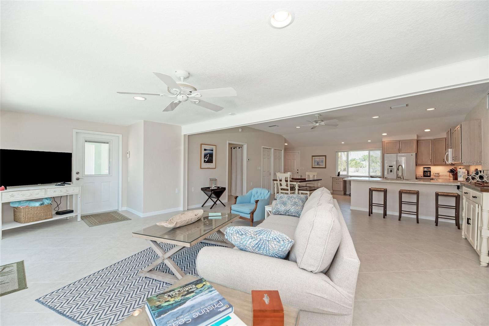 SIESTA ISLES - Residential Lease
