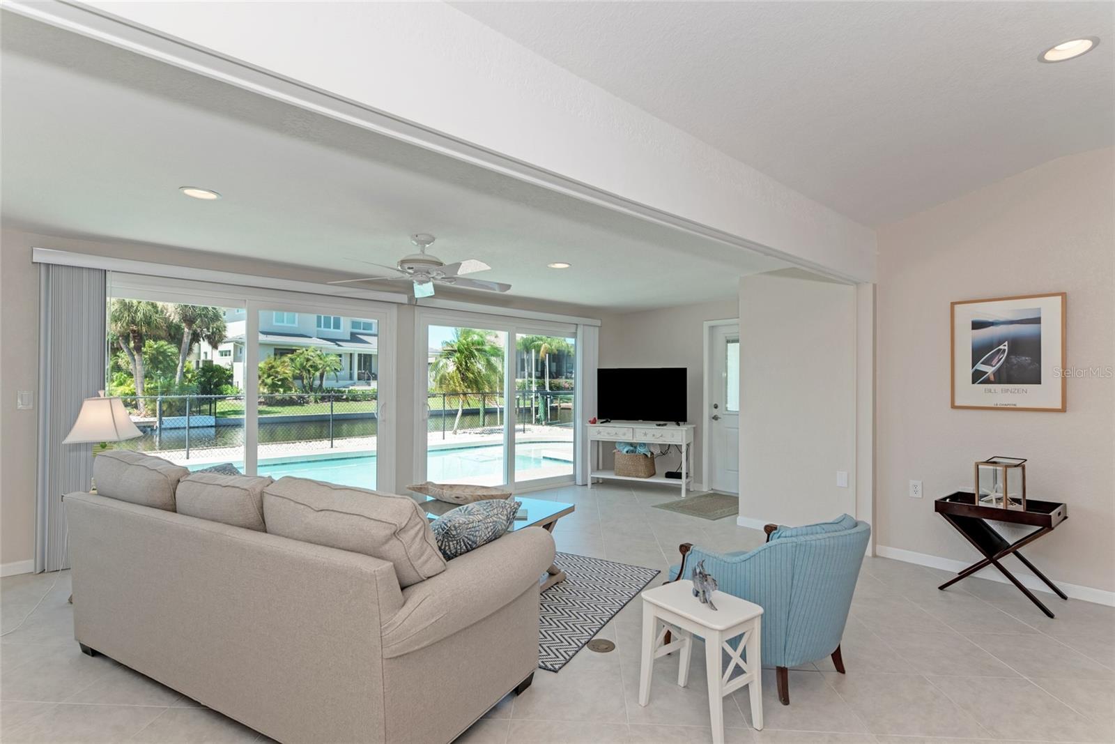 SIESTA ISLES - Residential Lease