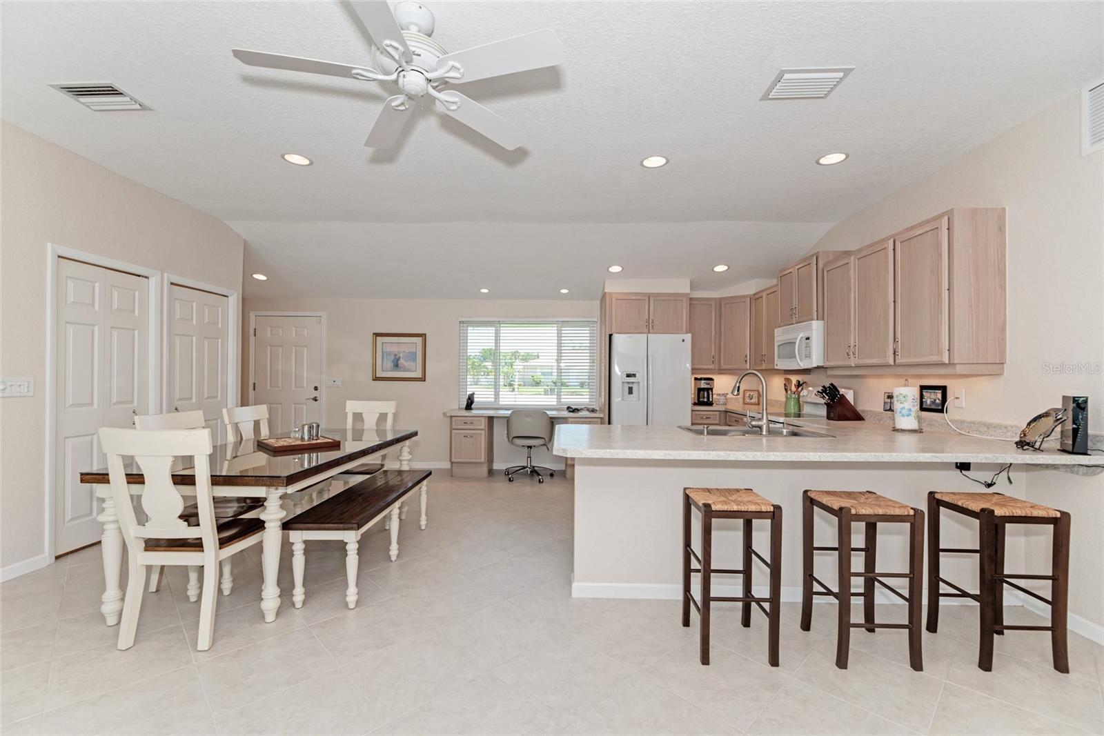 SIESTA ISLES - Residential Lease