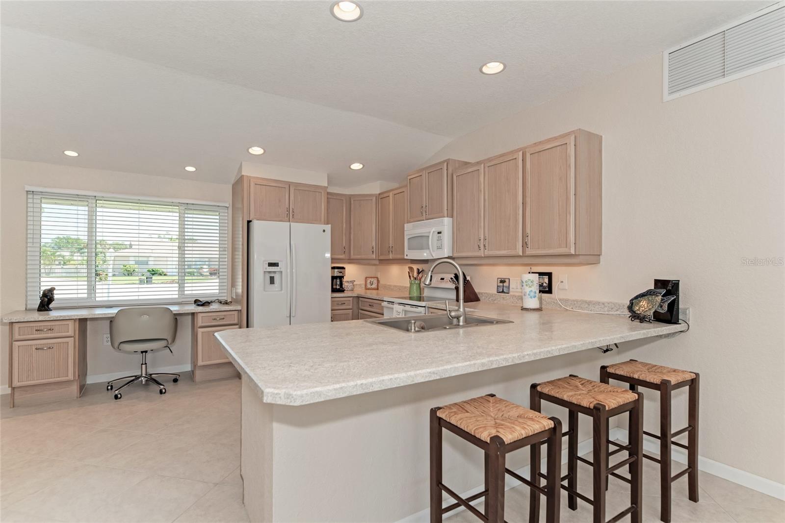 SIESTA ISLES - Residential Lease