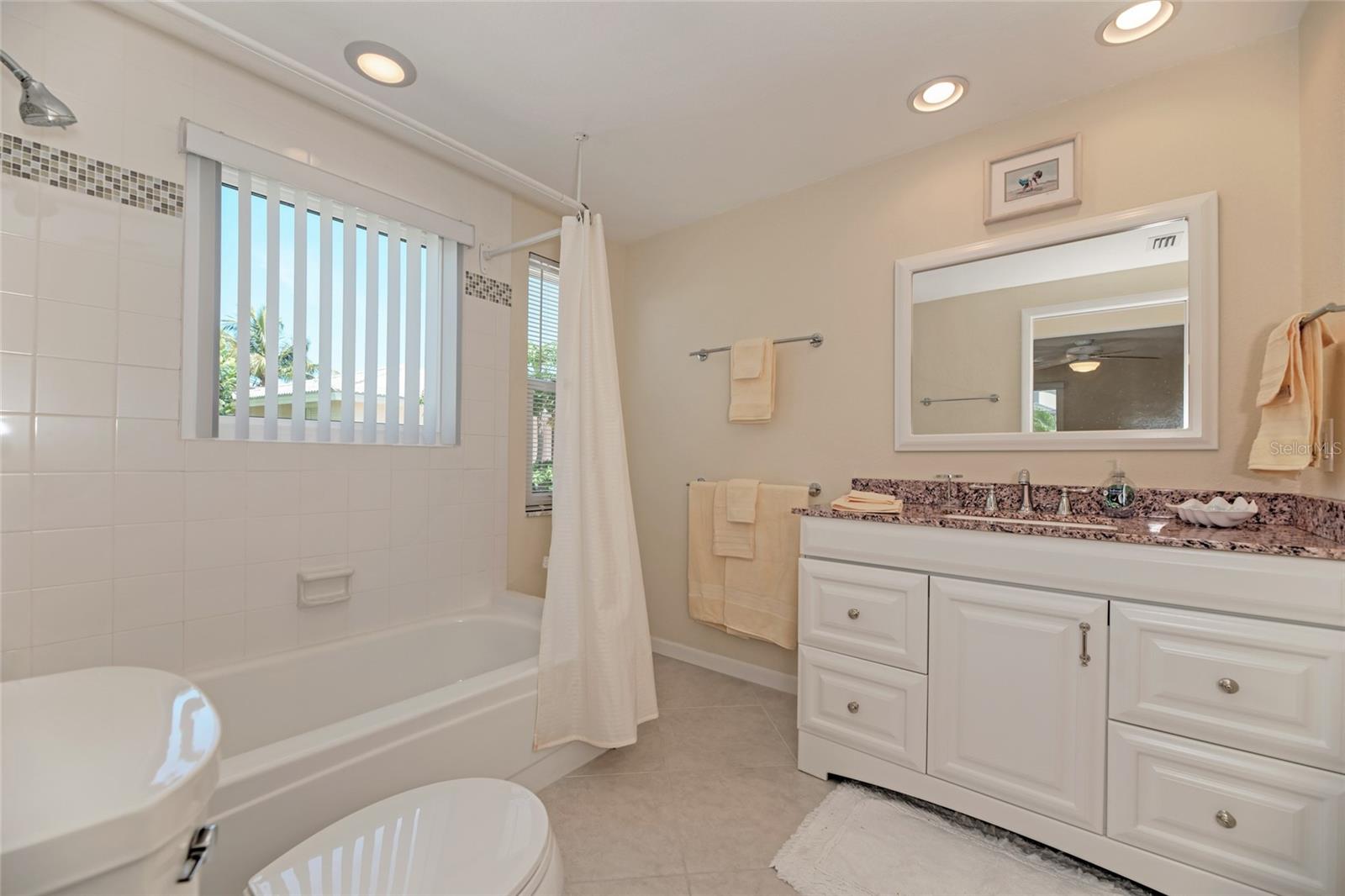 SIESTA ISLES - Residential Lease