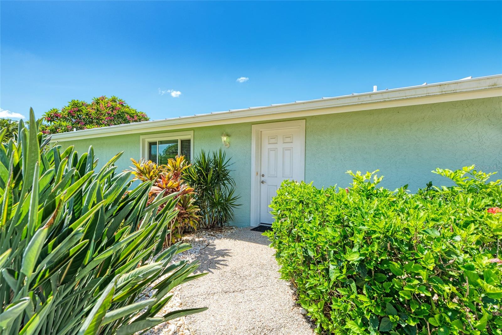 SIESTA ISLES - Residential Lease