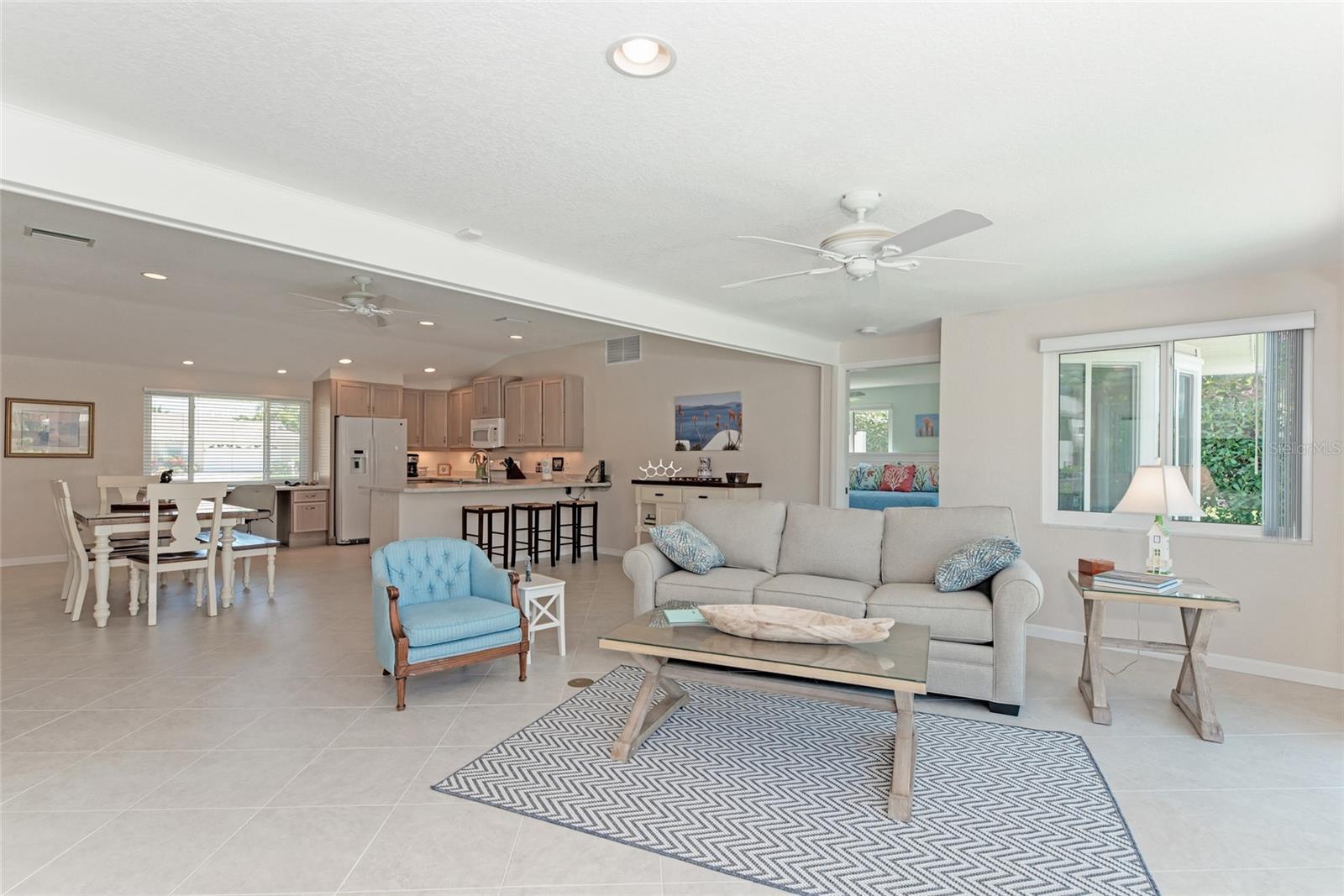 SIESTA ISLES - Residential Lease