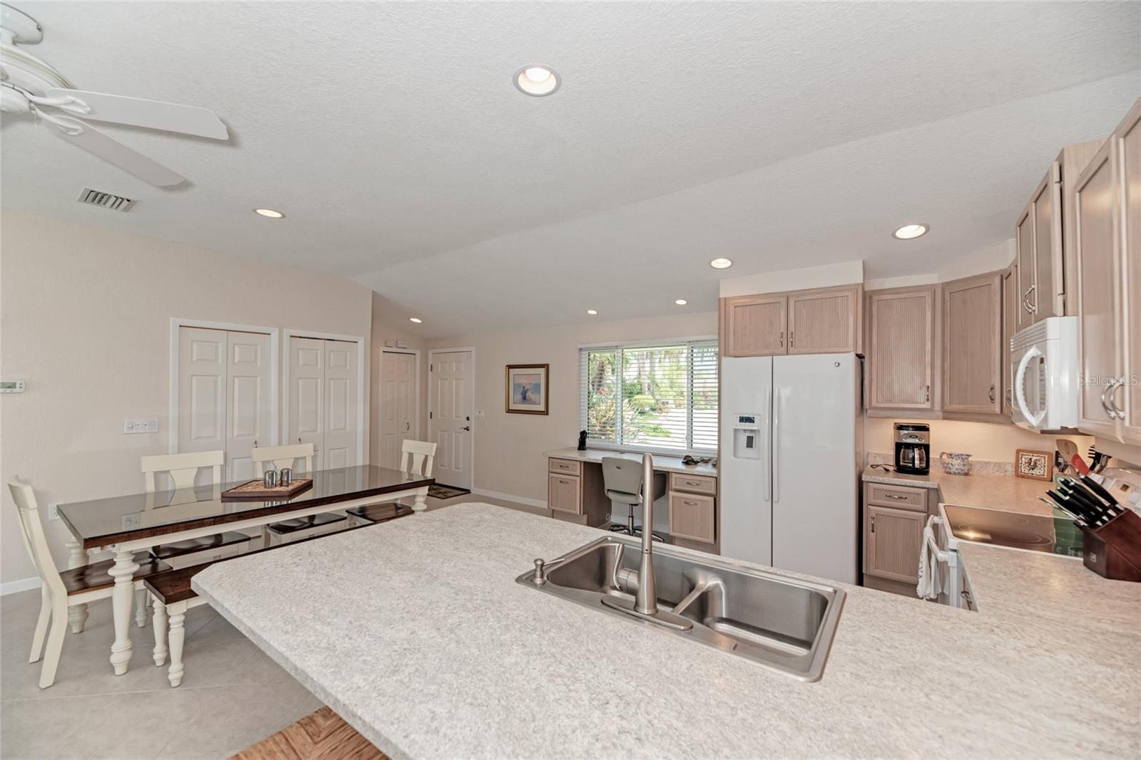 SIESTA ISLES - Residential Lease