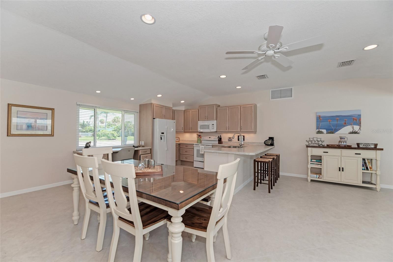 SIESTA ISLES - Residential Lease