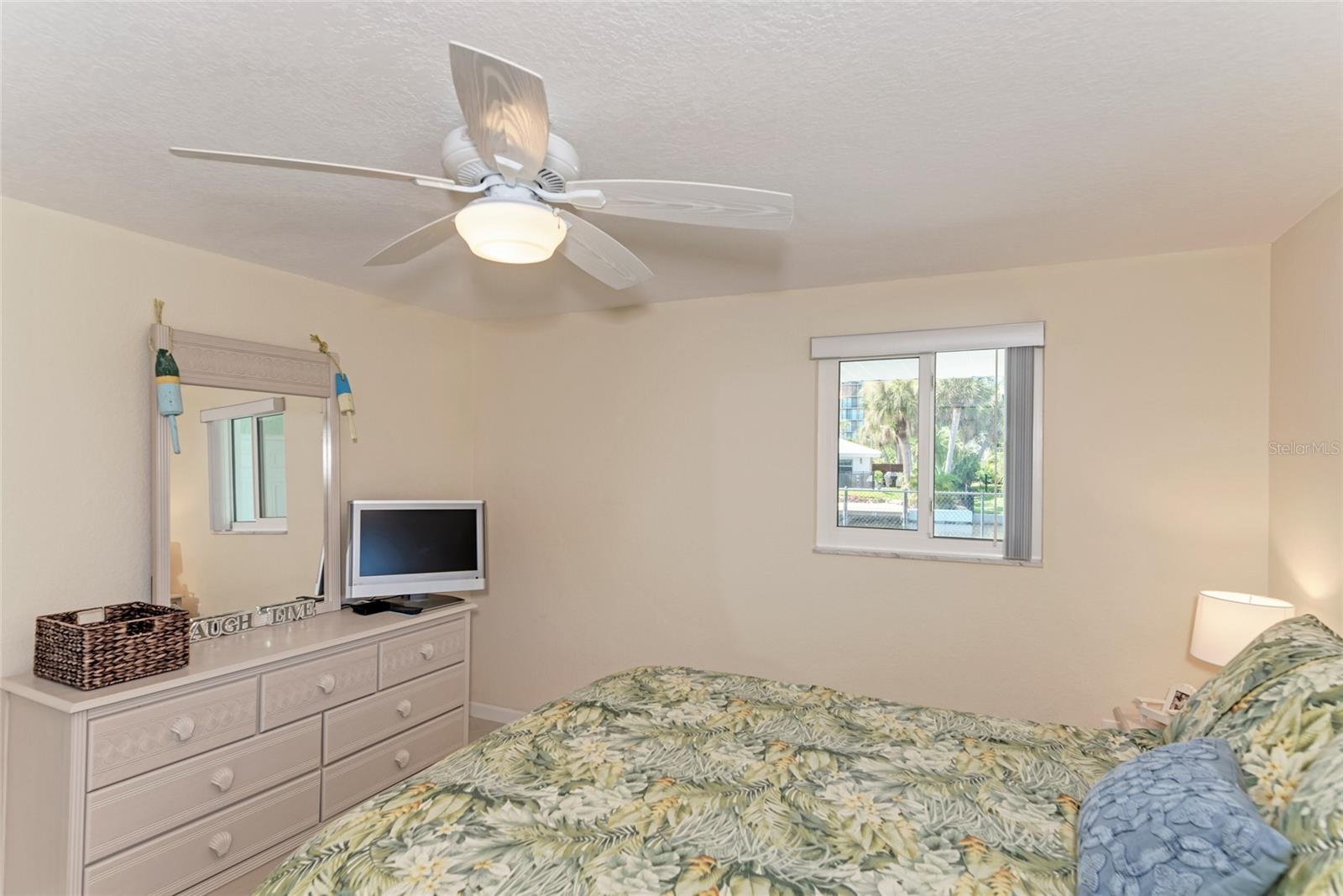 SIESTA ISLES - Residential Lease