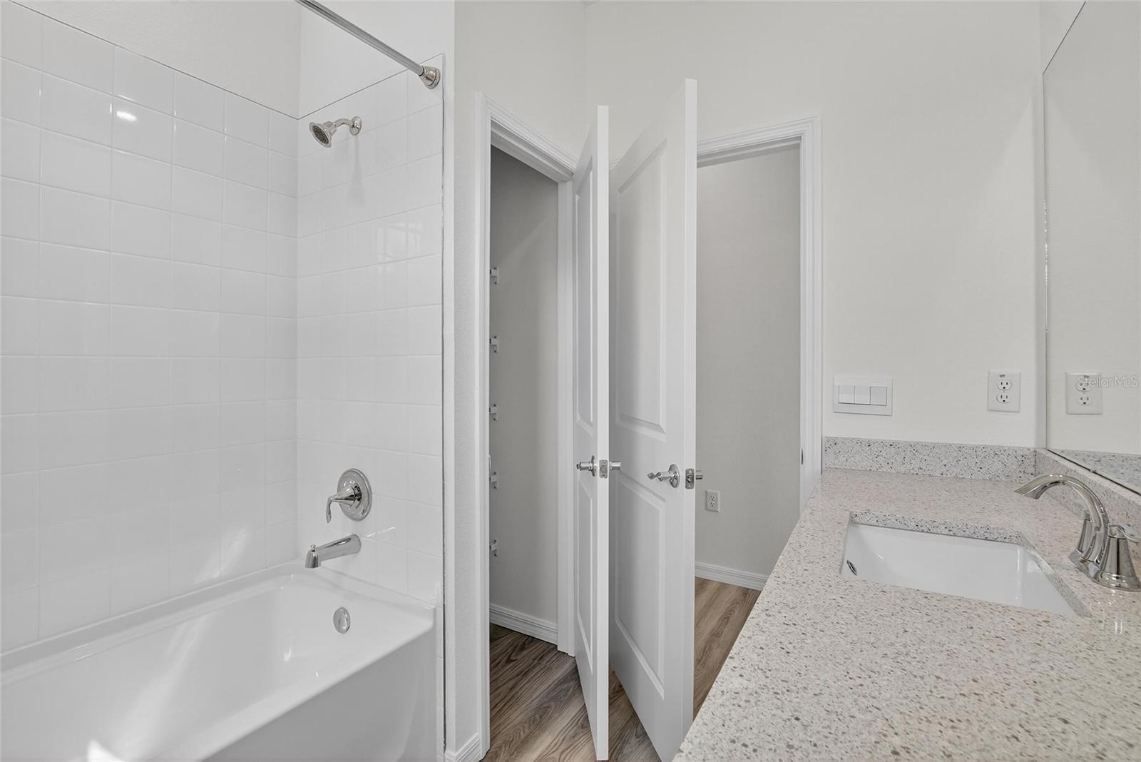 VARREA PH 2B - Residential Lease