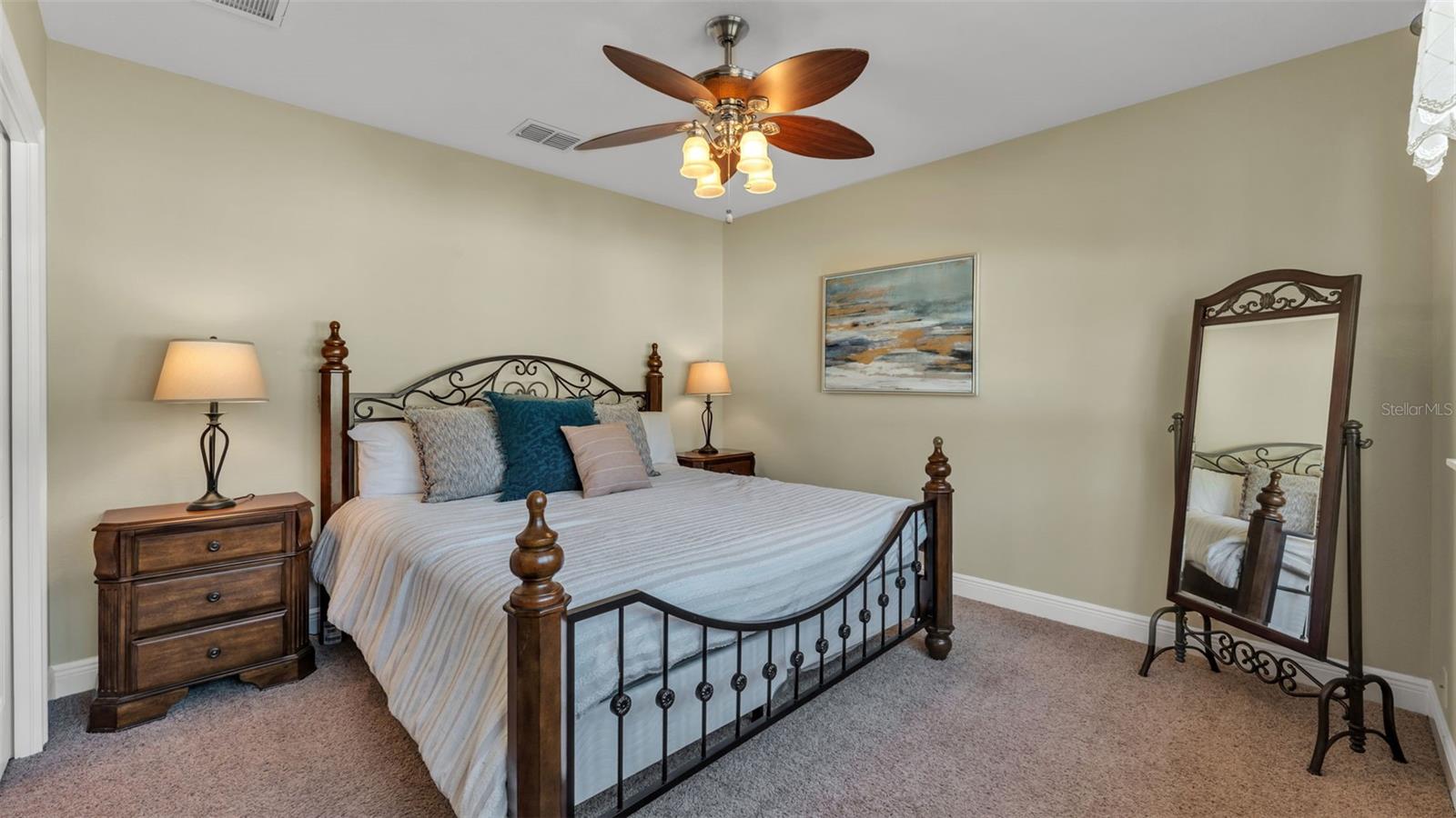 SUMMERGLEN - Residential