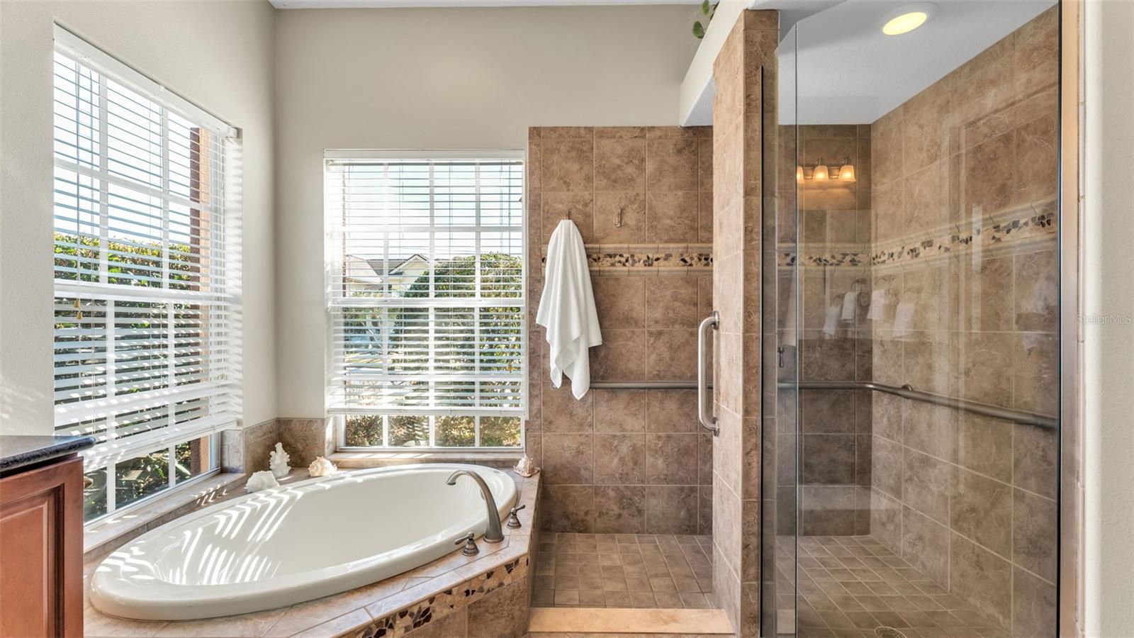 SUMMERGLEN - Residential