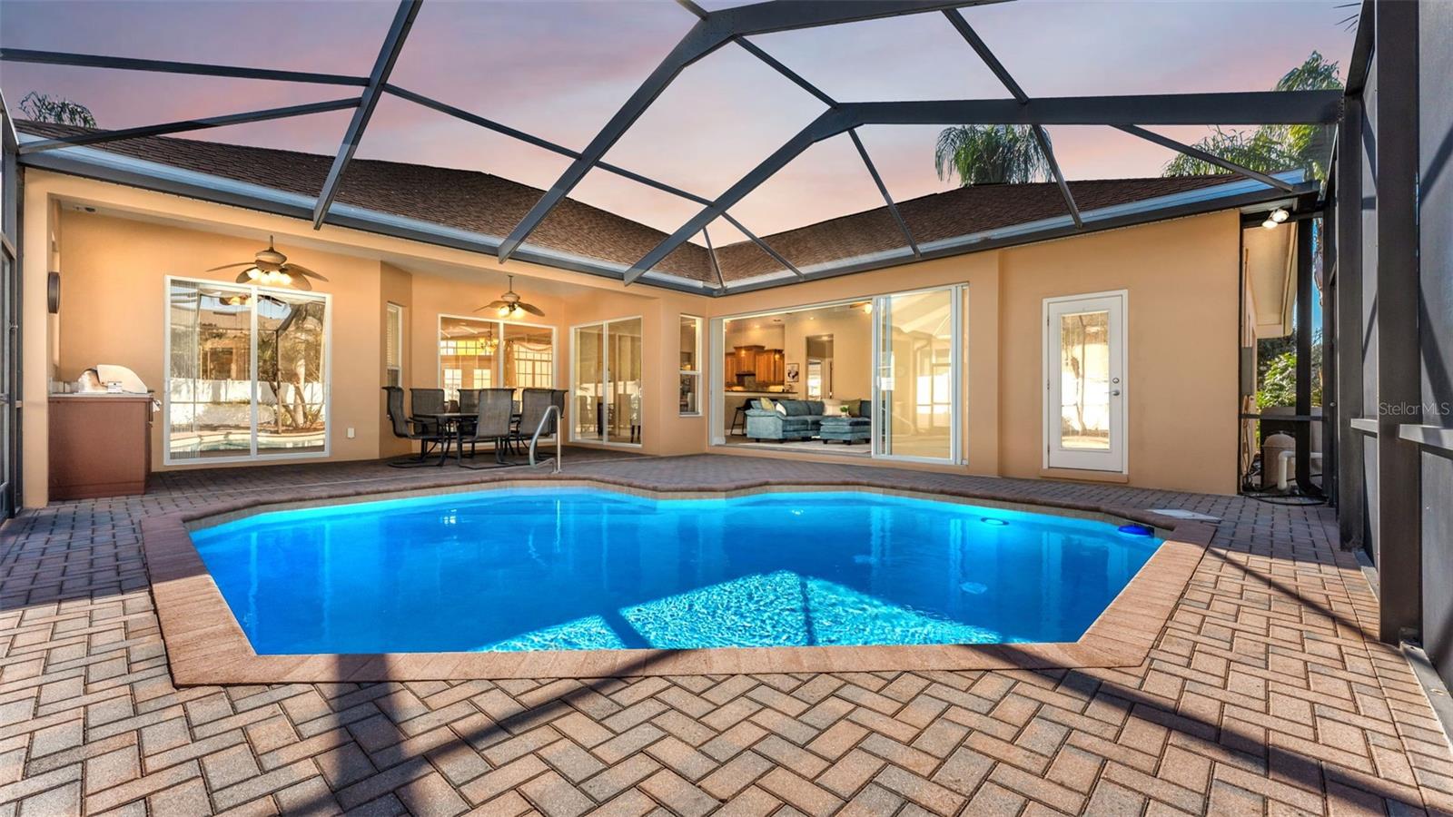 SUMMERGLEN - Residential