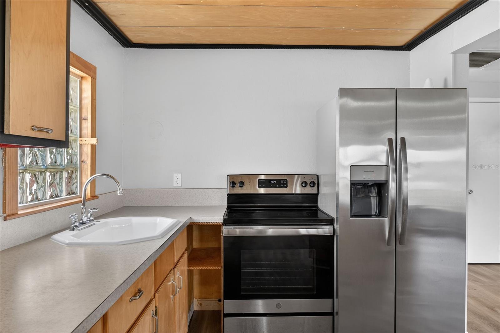 LAKE MARIANA SHORES - Residential