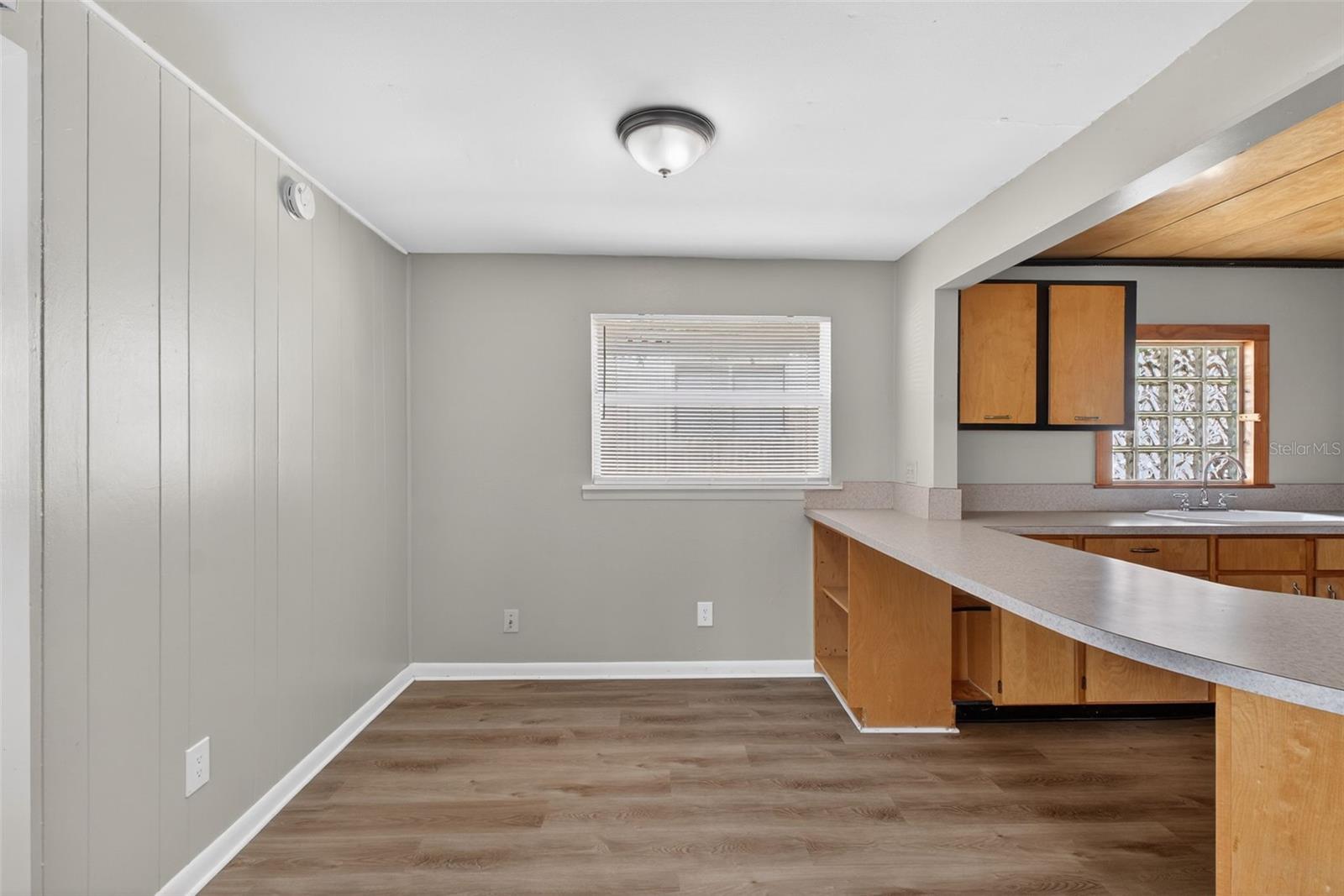 LAKE MARIANA SHORES - Residential