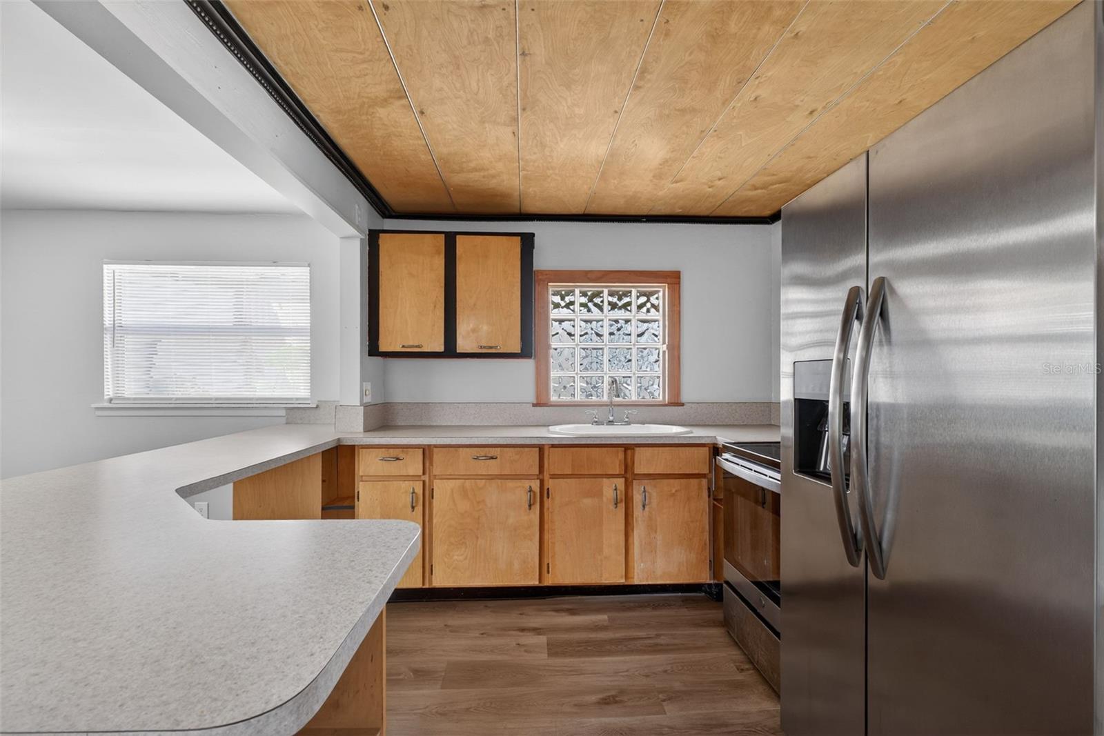 LAKE MARIANA SHORES - Residential