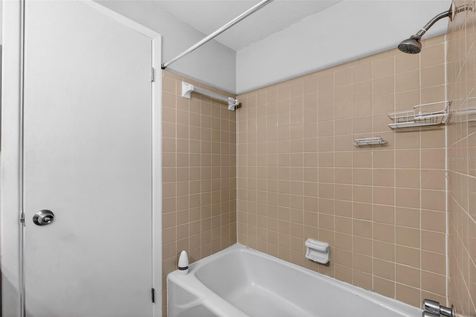 LAKE MARIANA SHORES - Residential