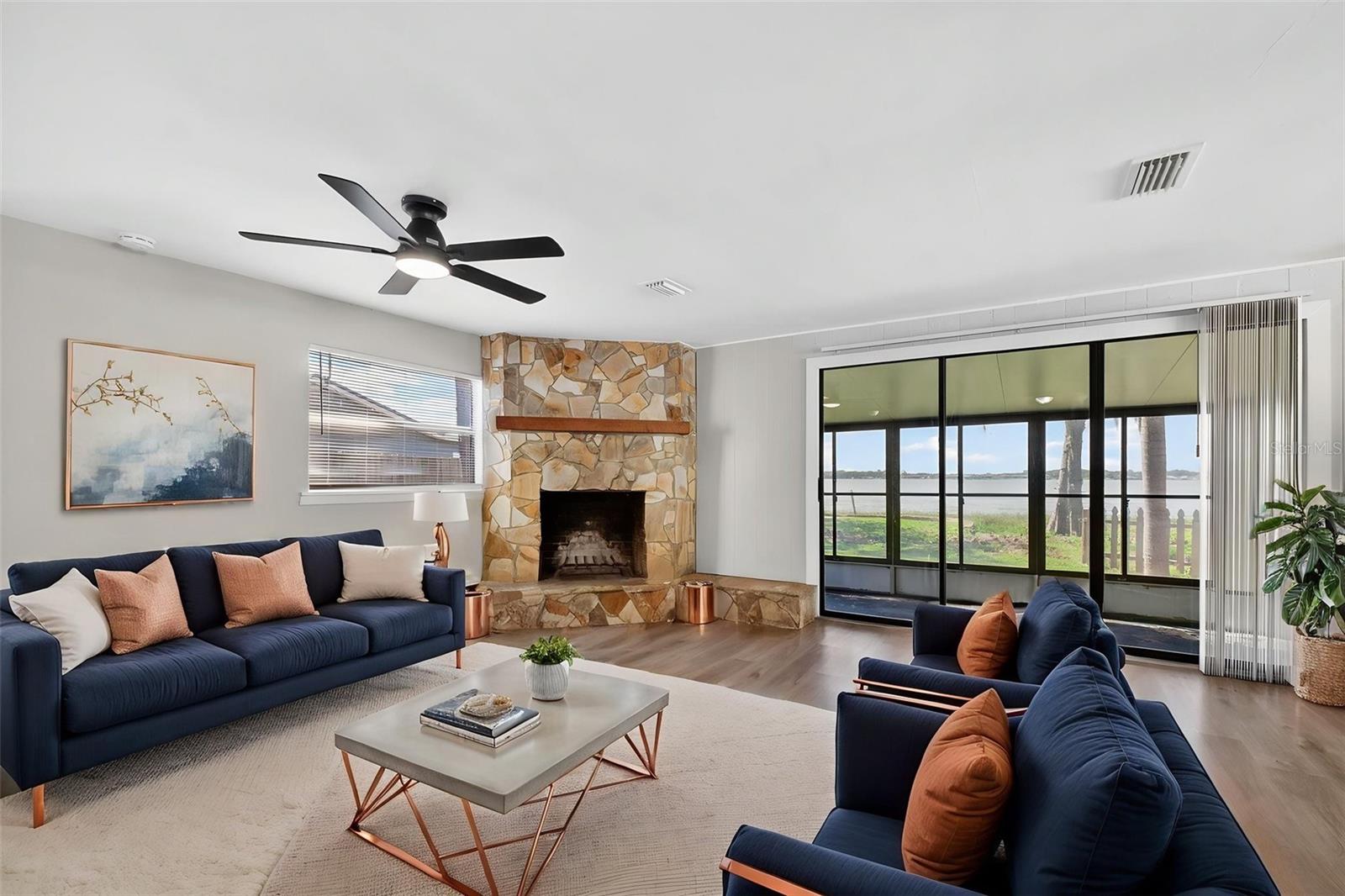 LAKE MARIANA SHORES - Residential