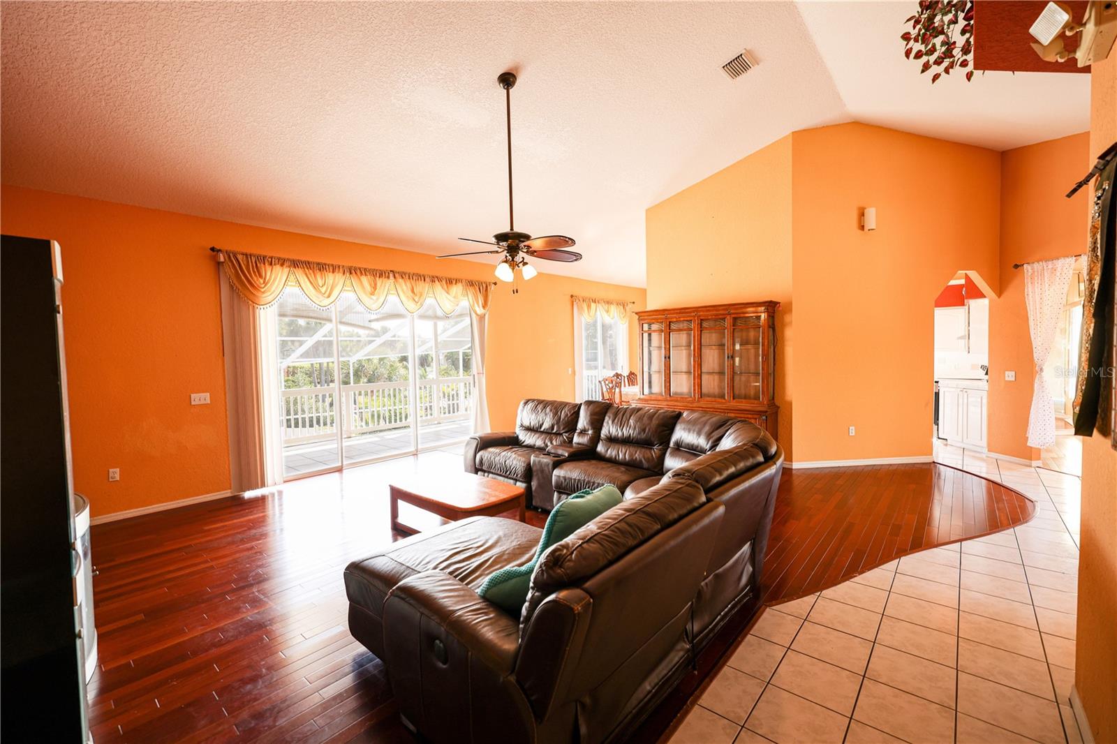 OYSTER BAYOU - Residential