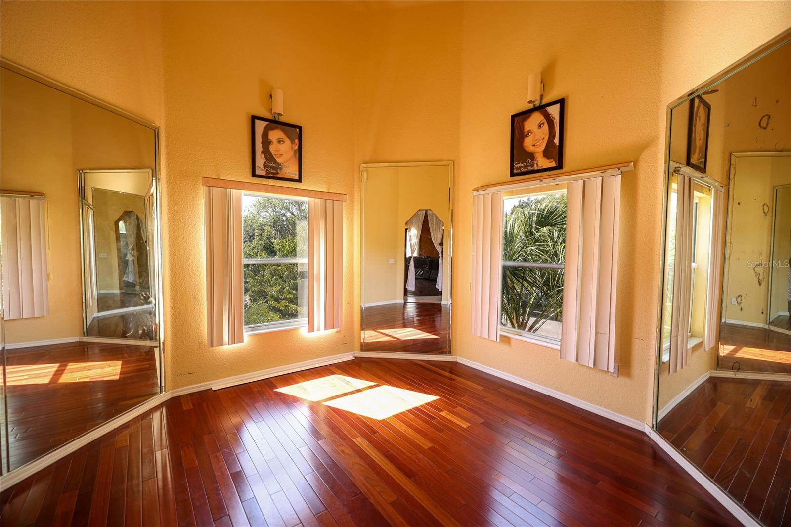 OYSTER BAYOU - Residential