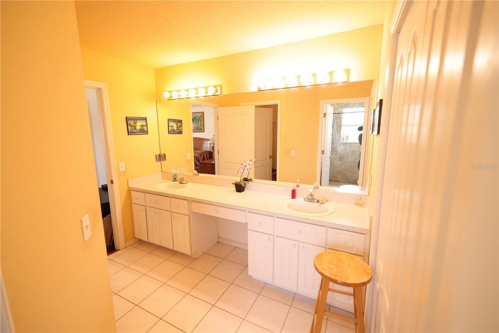 OYSTER BAYOU - Residential