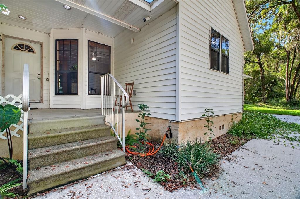 Photo of 5538 SE Highway 42, Summerfield, FL 34491 (MLS # G5100319)