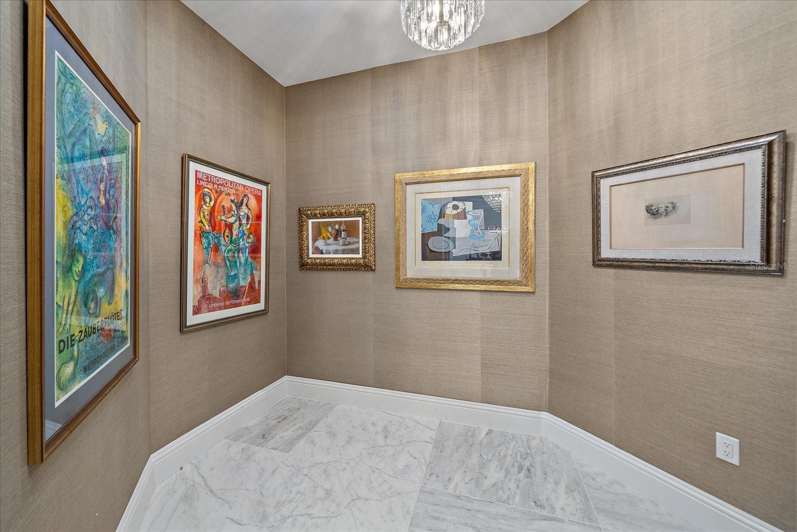 PARADISE SHORES - Residential